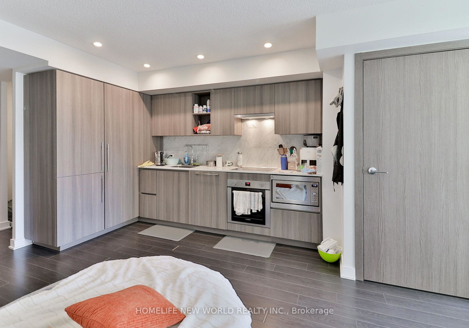 17-bathurst-street-toronto-toronto-ontario-c13789306