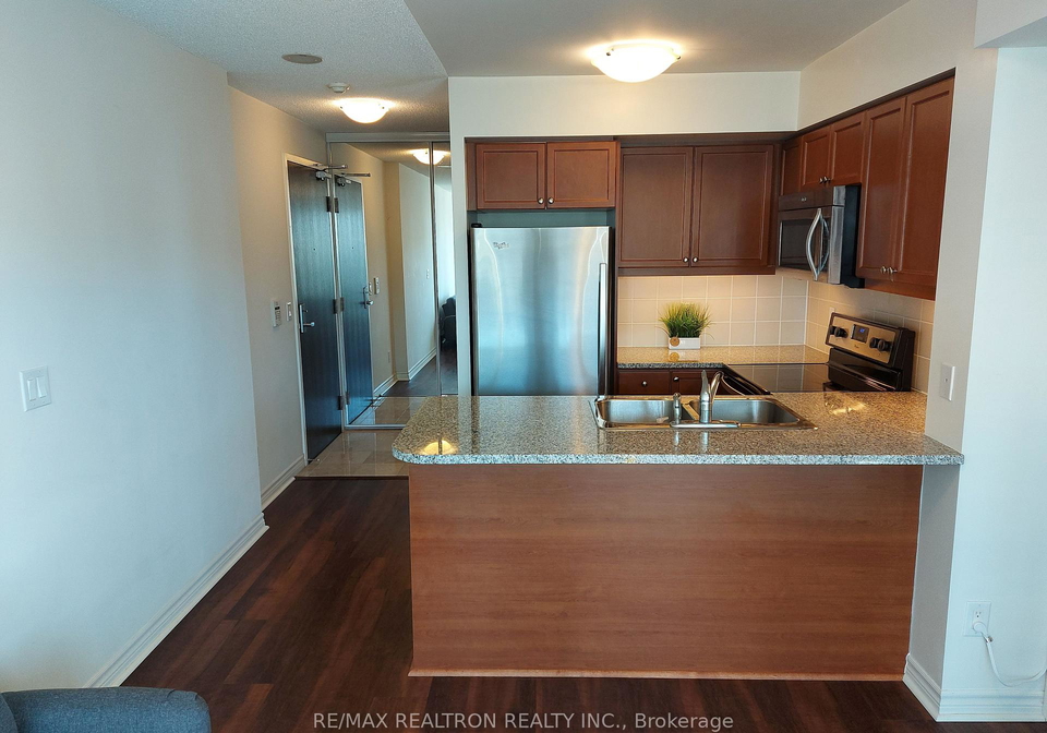 19-grand-trunk-crescent-toronto-toronto-ontario-c13789316