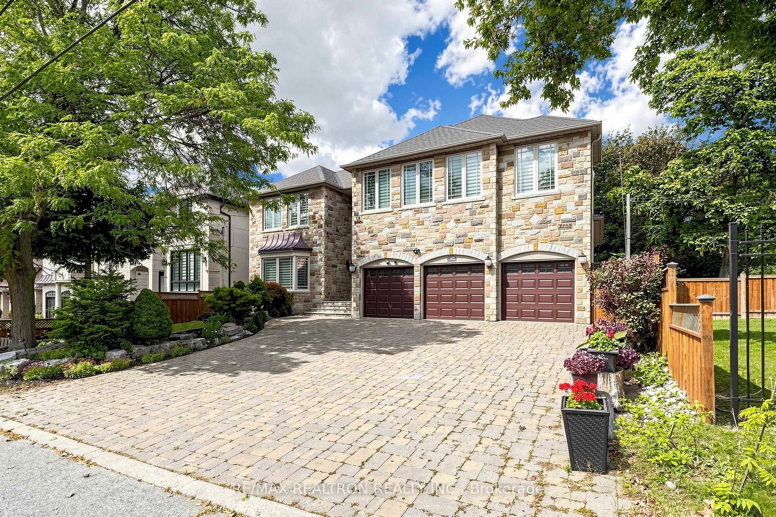 176-elmwood-avenue-toronto-north-york-ontario-c13789942