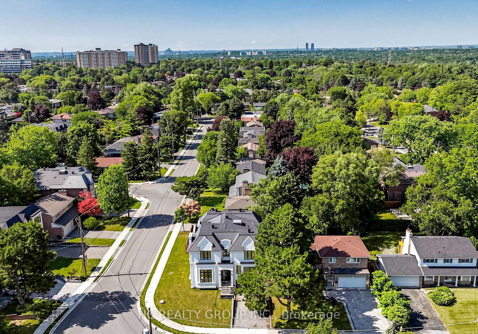 7-knollview-crescent-toronto-north-york-ontario-c13790420