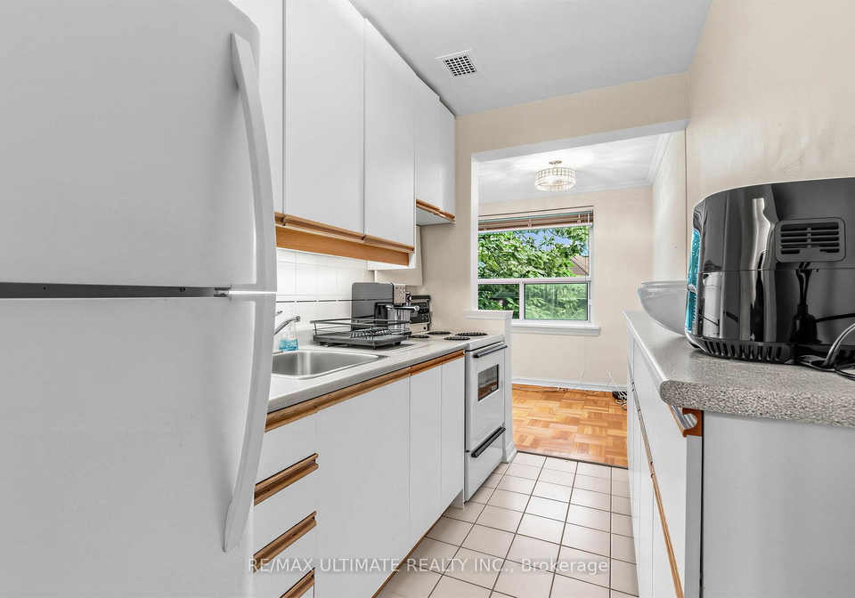 2-ridelle-avenue-toronto-toronto-ontario-c13790914