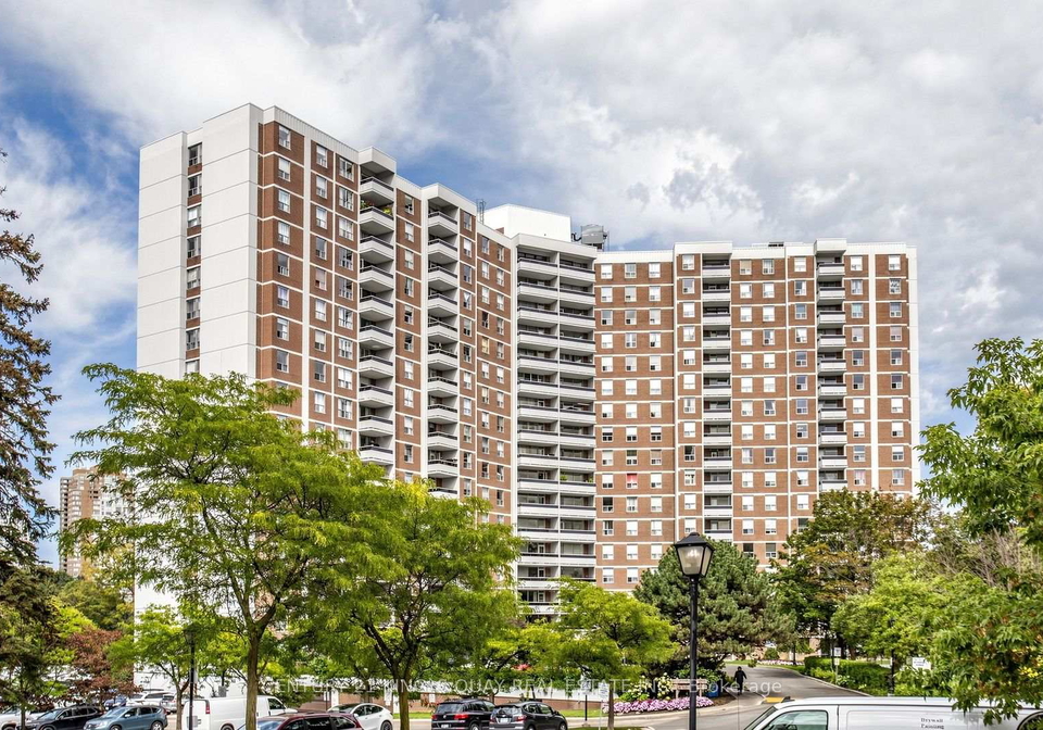 20-edgecliff-golfway-toronto-east-york-ontario-c13791008