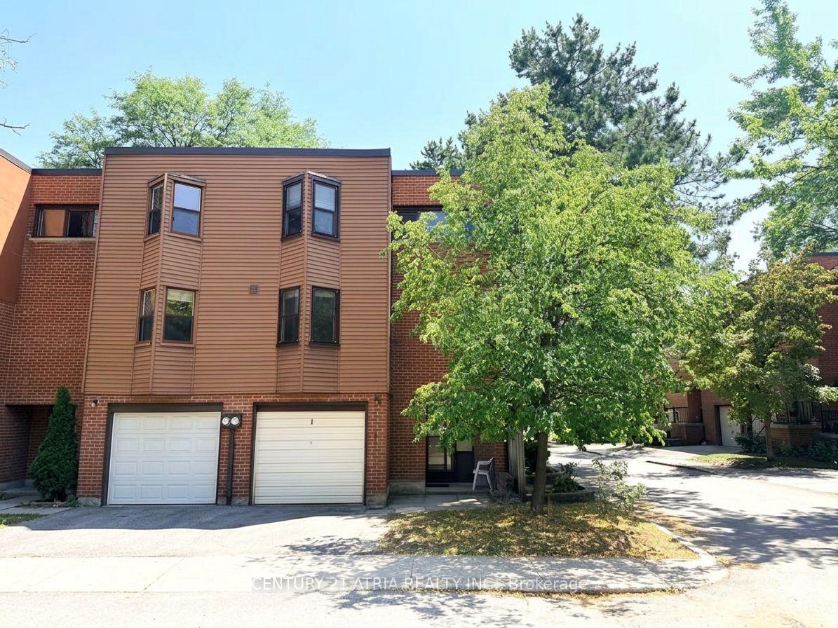 1-grass-meadoway-toronto-north-york-ontario-c13791262