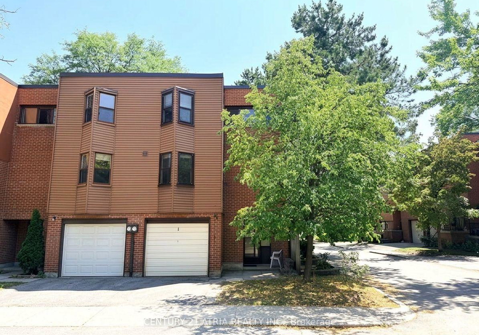 1-grass-meadoway-toronto-north-york-ontario-c13791262
