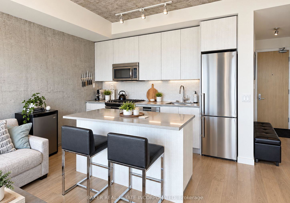 111-bathurst-street-toronto-toronto-ontario-c13792652