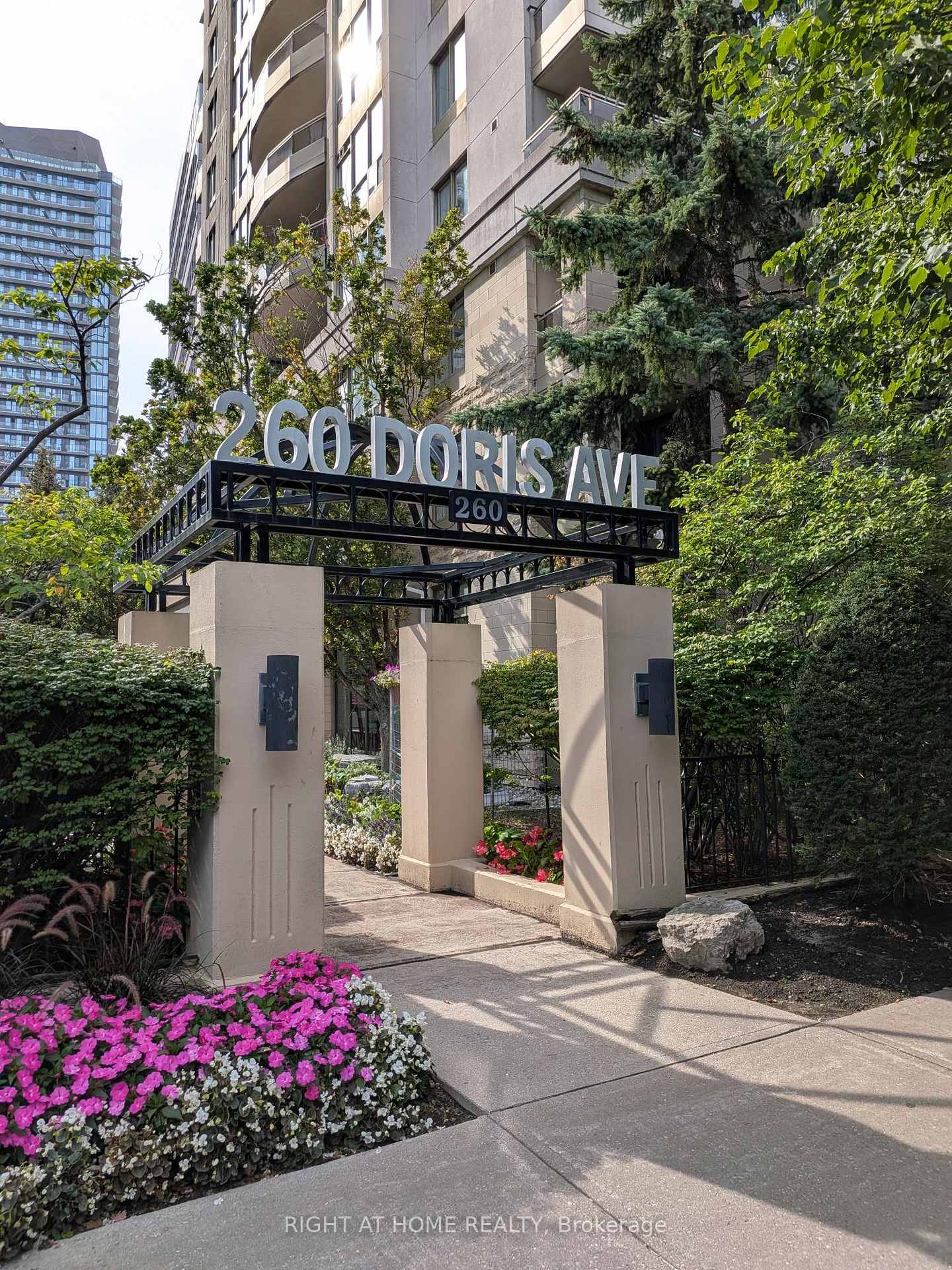 260-doris-avenue-toronto-north-york-ontario-c13792890