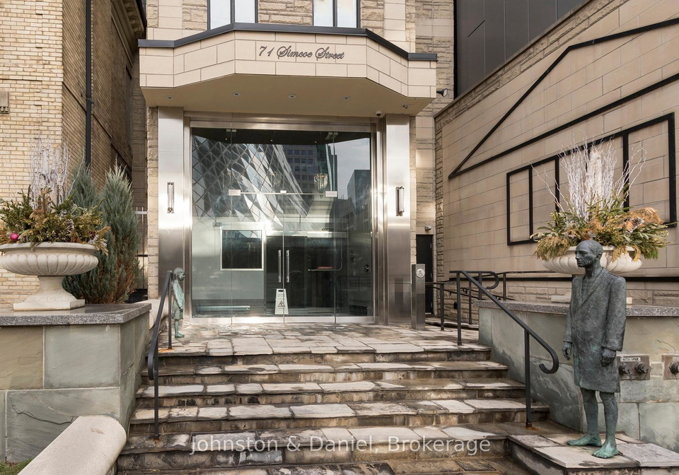 71-simcoe-street-toronto-toronto-ontario-c13793382