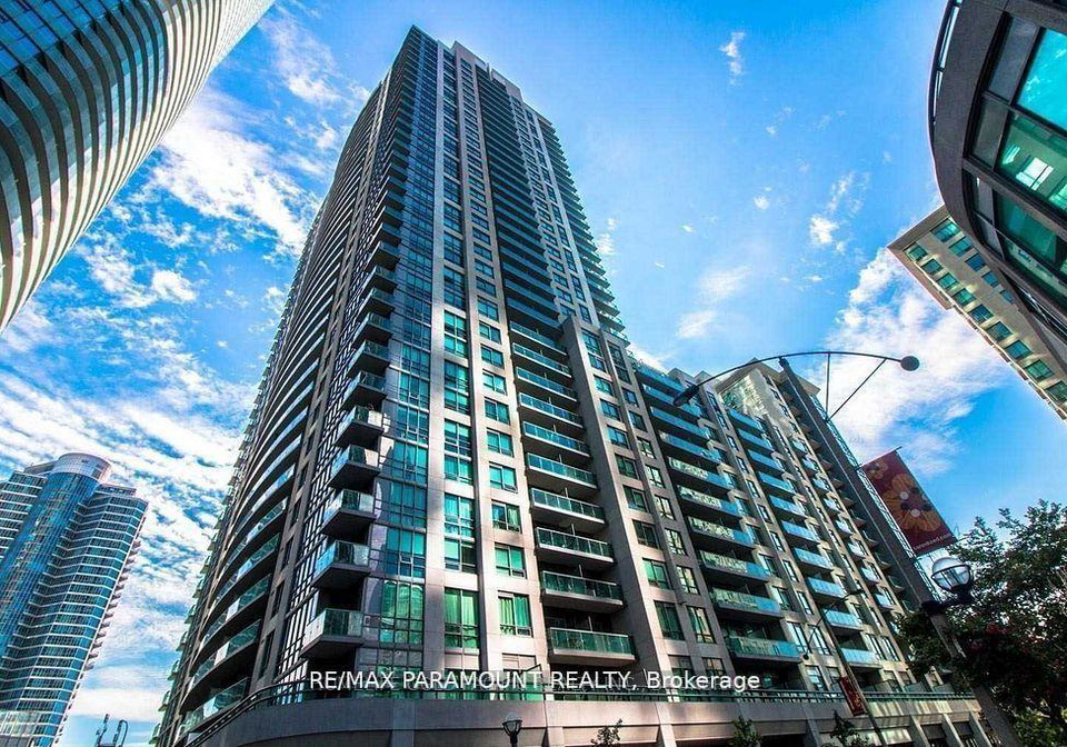 19-grand-trunk-crescent-toronto-toronto-ontario-c13793588
