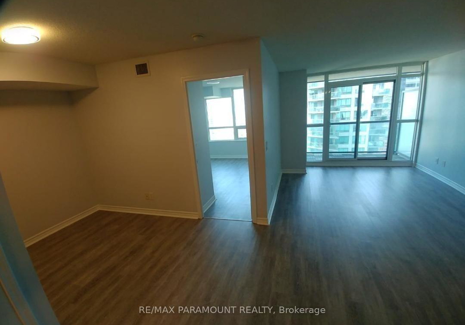 19-grand-trunk-crescent-toronto-toronto-ontario-c13793588