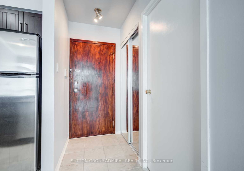 10-queens-quay-w-toronto-toronto-ontario-c13795444