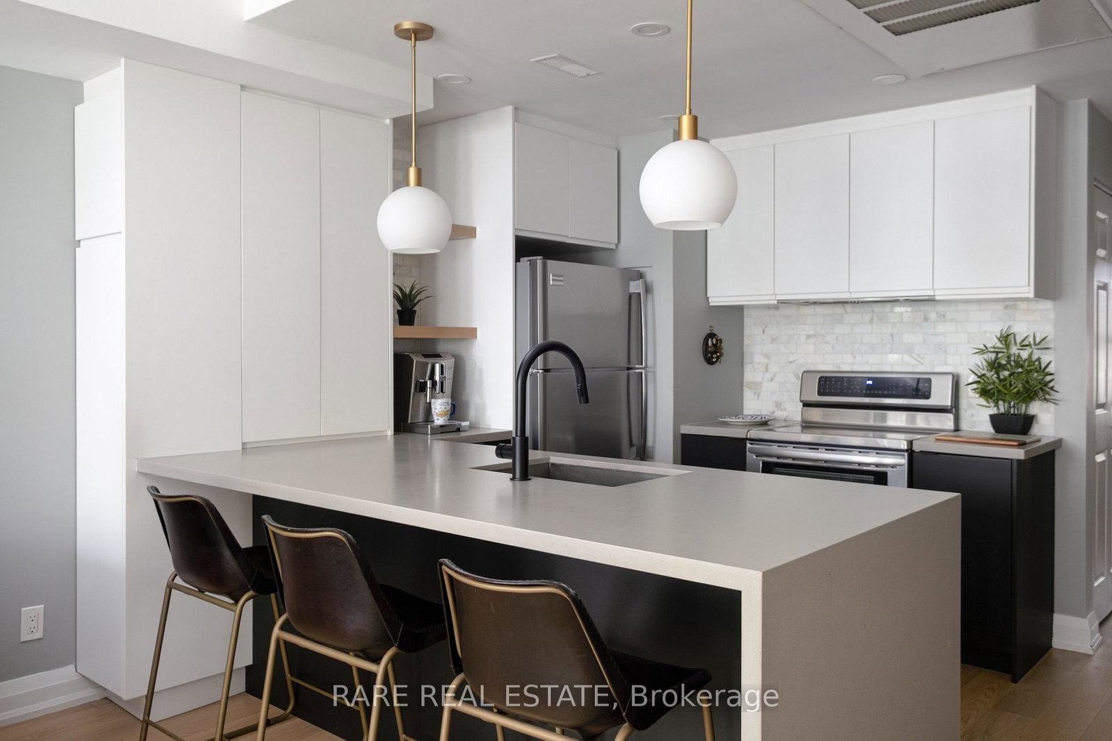 11-niagara-street-toronto-toronto-ontario-c13795446