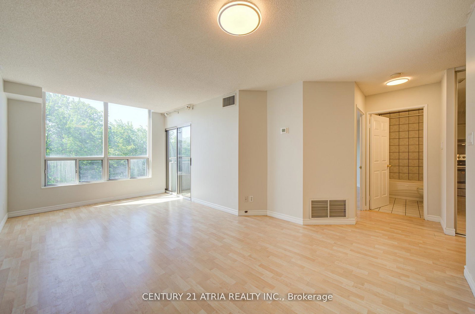 897-sheppard-avenue-w-toronto-toronto-ontario-c13796356