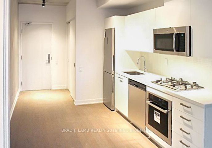 39-brant-street-toronto-toronto-ontario-c13796426