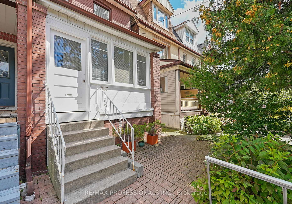 227-montrose-avenue-toronto-toronto-ontario-c13796430