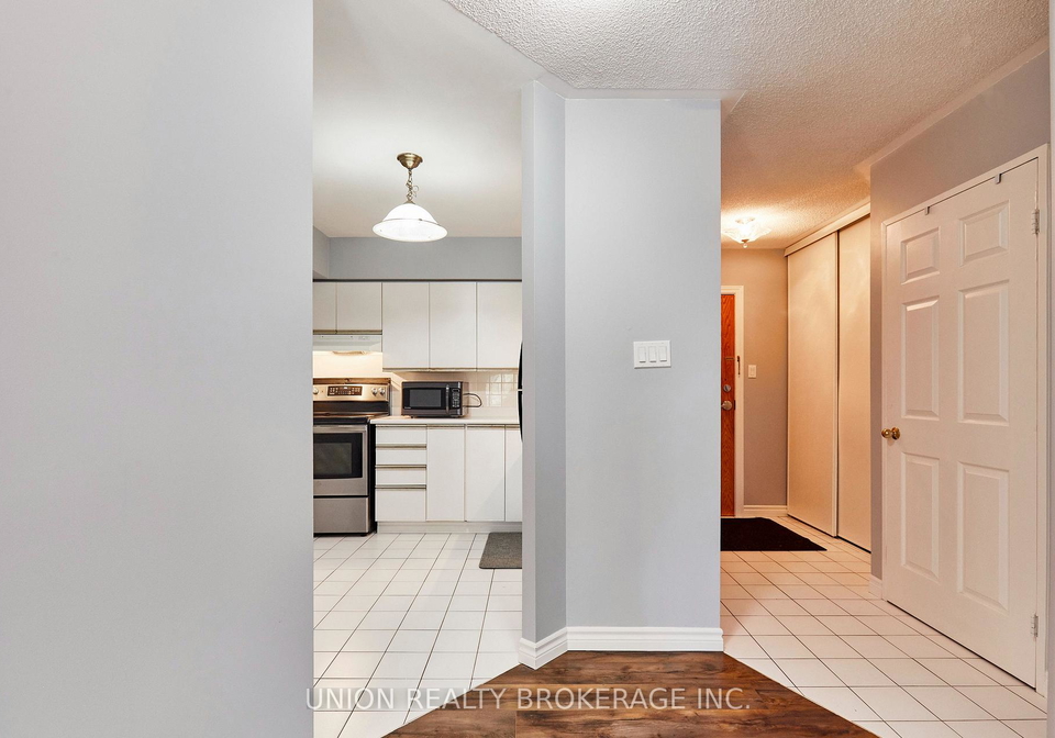 897-sheppard-avenue-w-toronto-toronto-ontario-c13796510