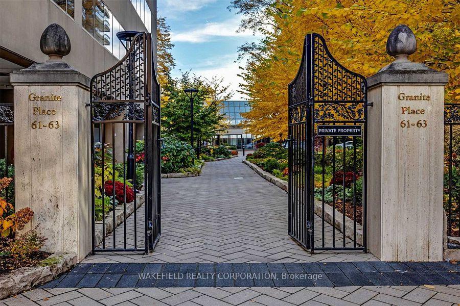 61-st-clair-avenue-w-toronto-toronto-ontario-c13796700