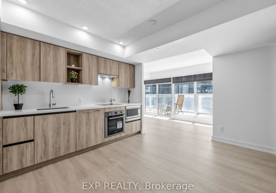 19-bathurst-street-toronto-toronto-ontario-c13798418