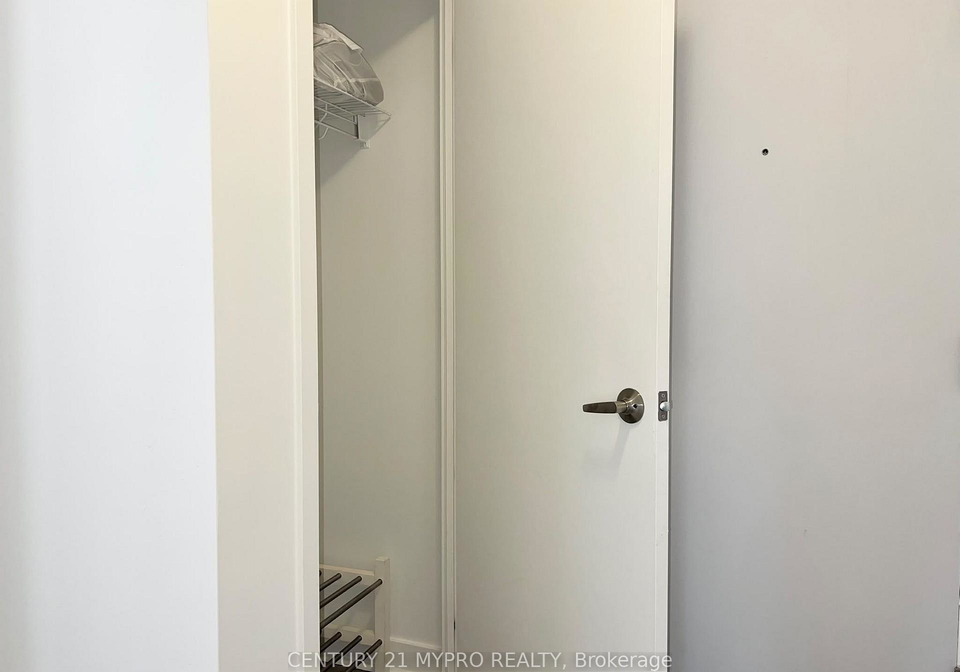 4-spadina-avenue-toronto-toronto-ontario-c13798988