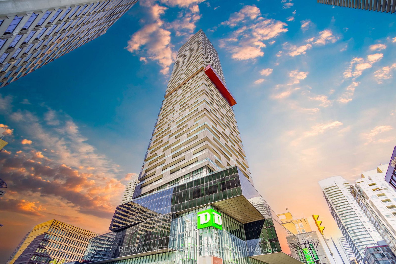 8-eglinton-avenue-e-toronto-toronto-ontario-c13799178