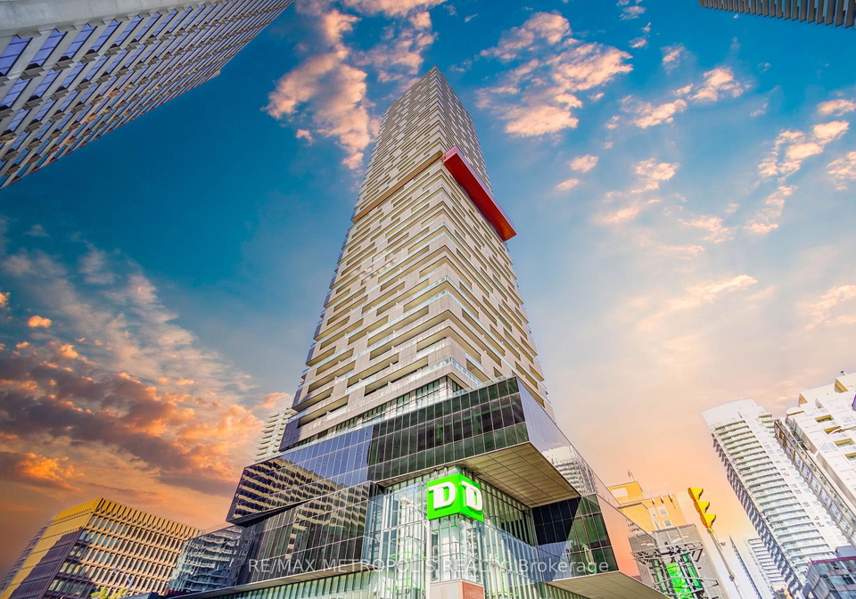 8-eglinton-avenue-e-toronto-toronto-ontario-c13799178