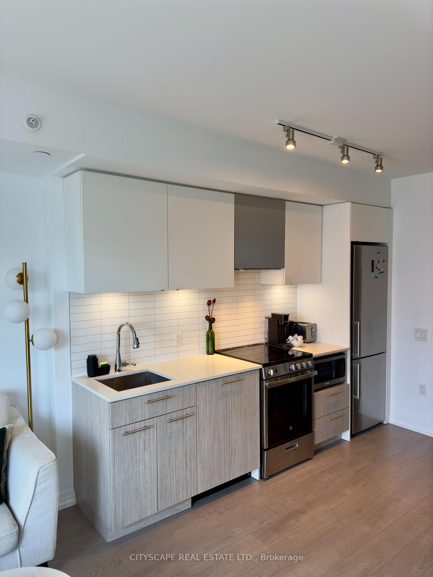 251-jarvis-street-toronto-toronto-ontario-c13799662