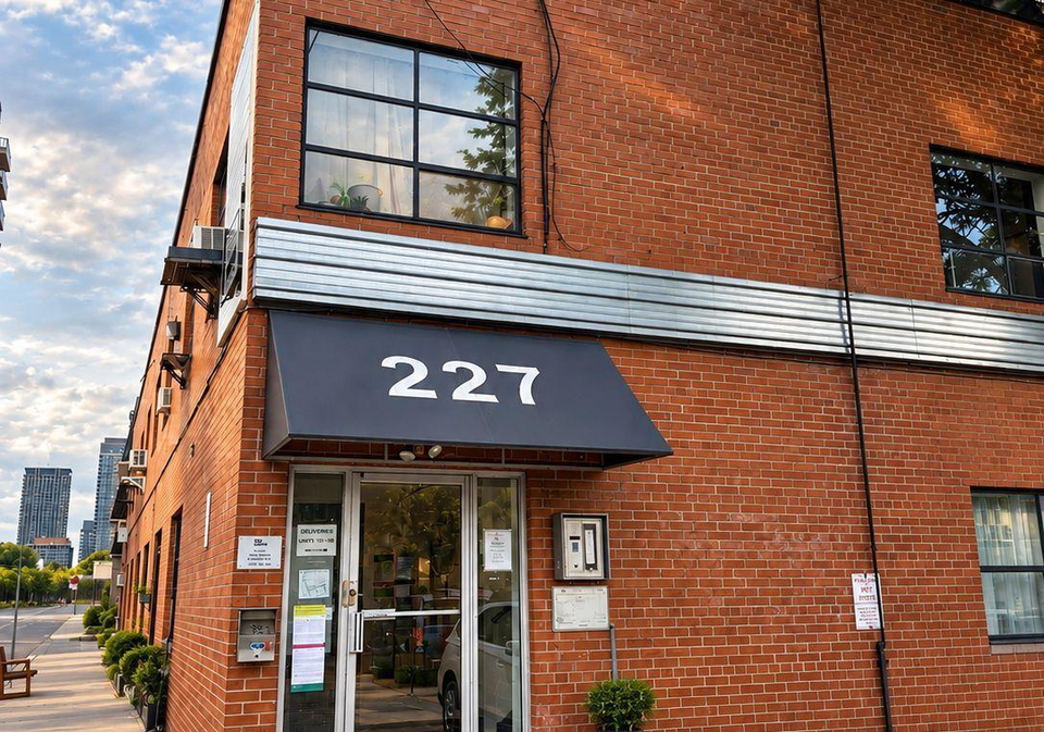221-sterling-road-e-toronto-toronto-ontario-c13800408