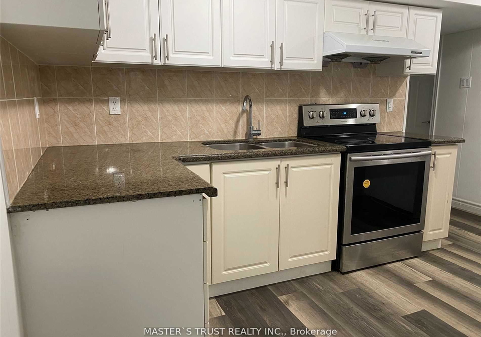1-winlock-park-toronto-north-york-ontario-c13800420