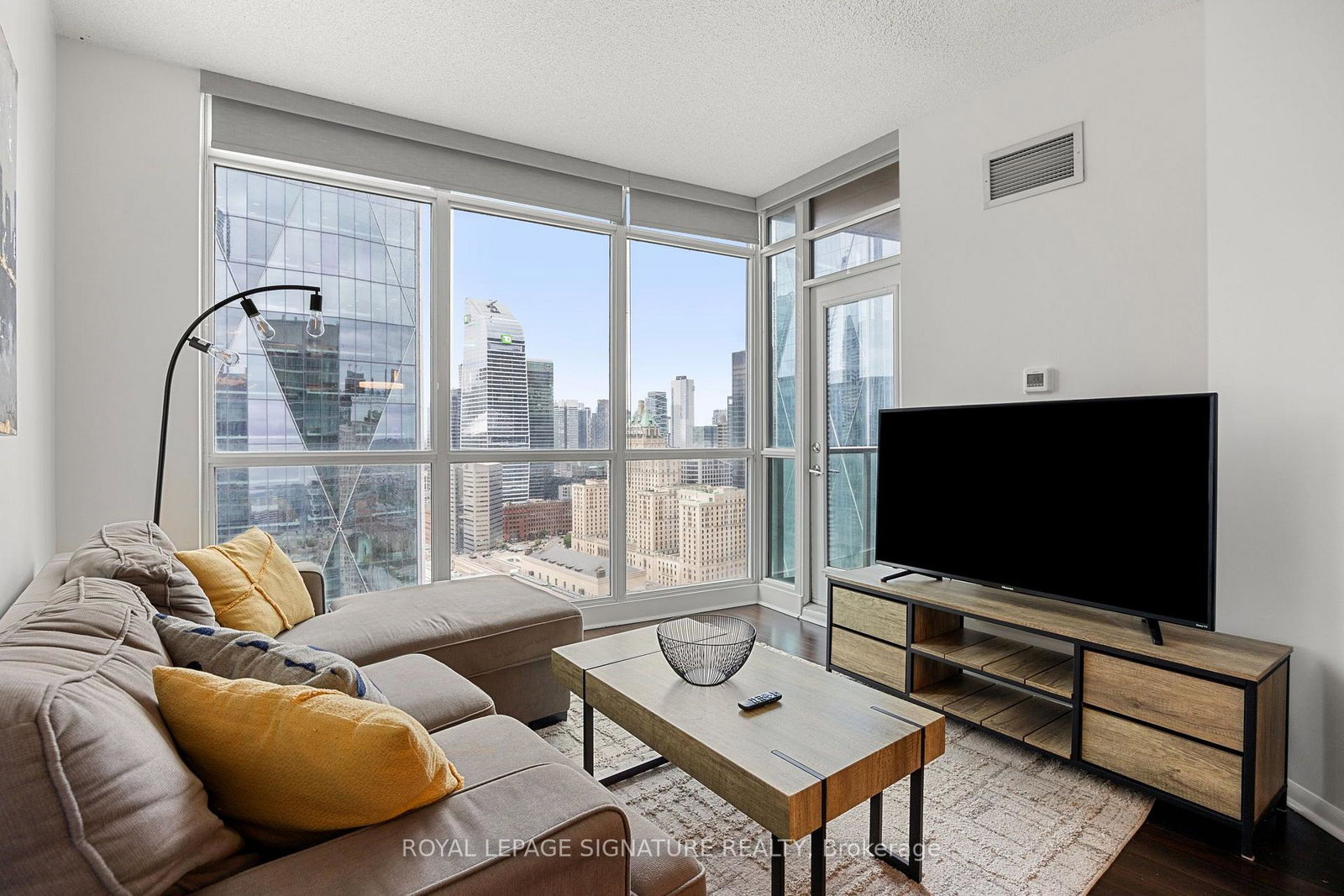18-yonge-street-toronto-toronto-ontario-c13800442
