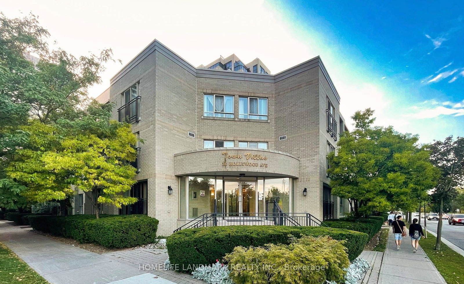 38-hollywood-avenue-toronto-north-york-ontario-c13800626