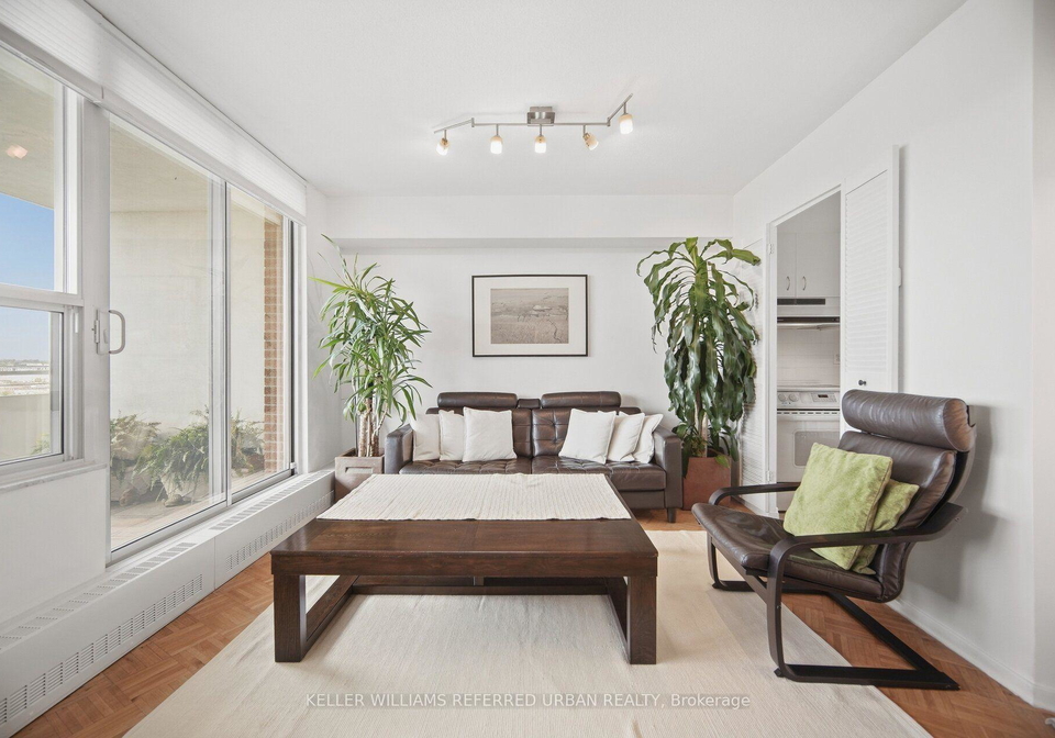 60-pavane-linkway-way-toronto-east-york-ontario-c13800896