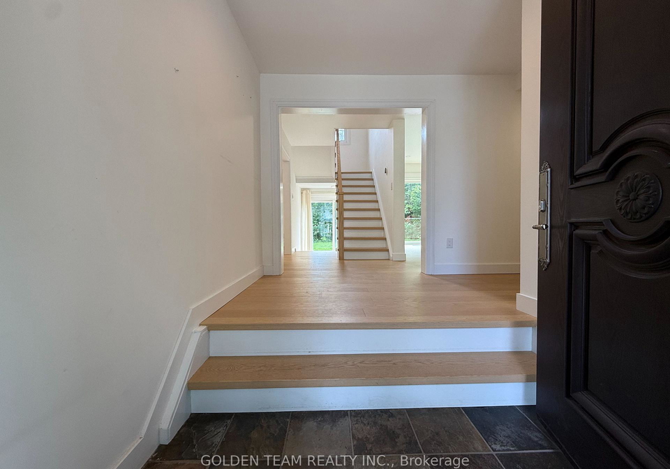 4-knollview-crescent-toronto-north-york-ontario-c13800914