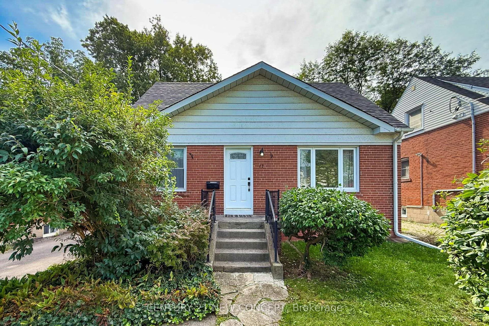 17-lyndale-drive-toronto-north-york-ontario-c13801820