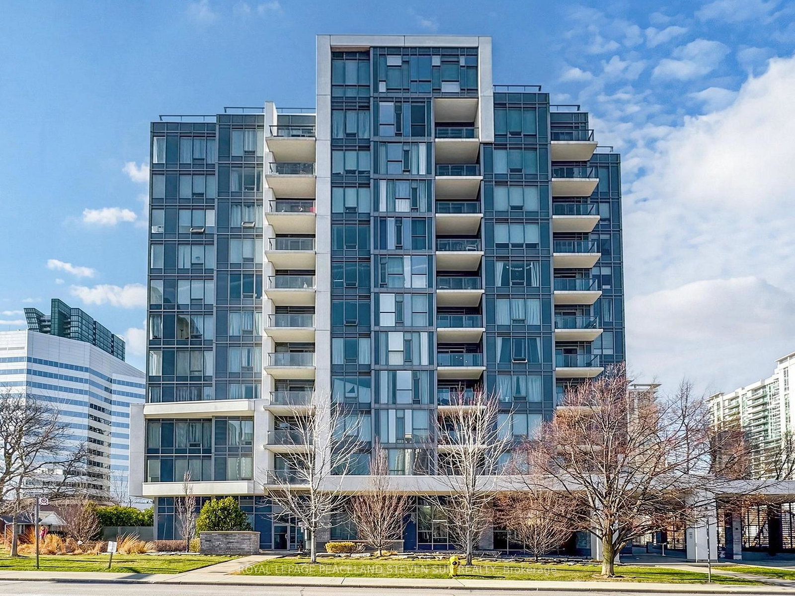 28-avondale-avenue-toronto-north-york-ontario-c13801884