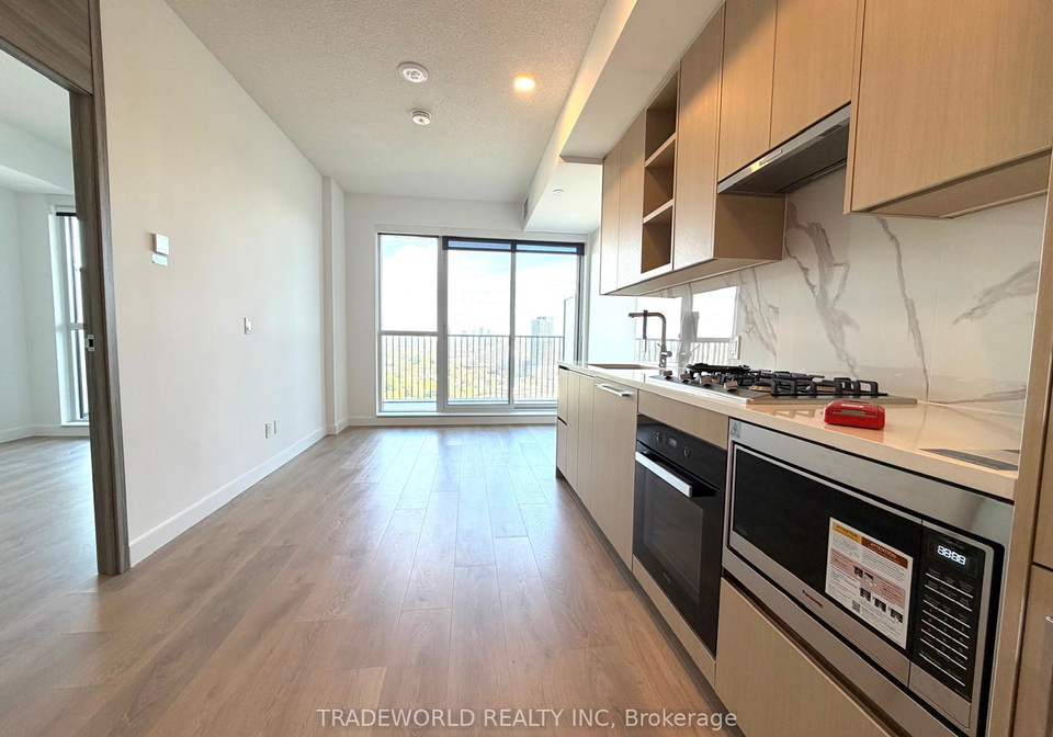 18-esther-shiner-boulevard-toronto-north-york-ontario-c13802066