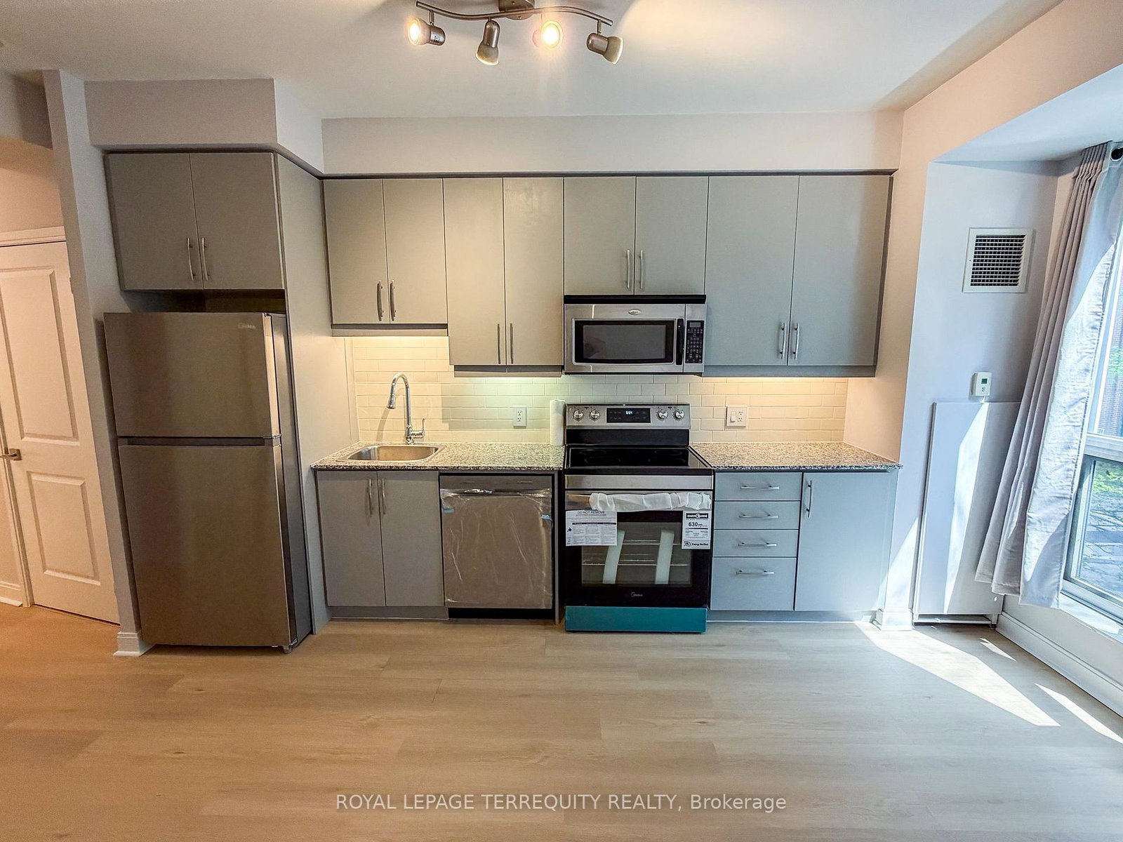 1-scott-street-toronto-toronto-ontario-c13802480