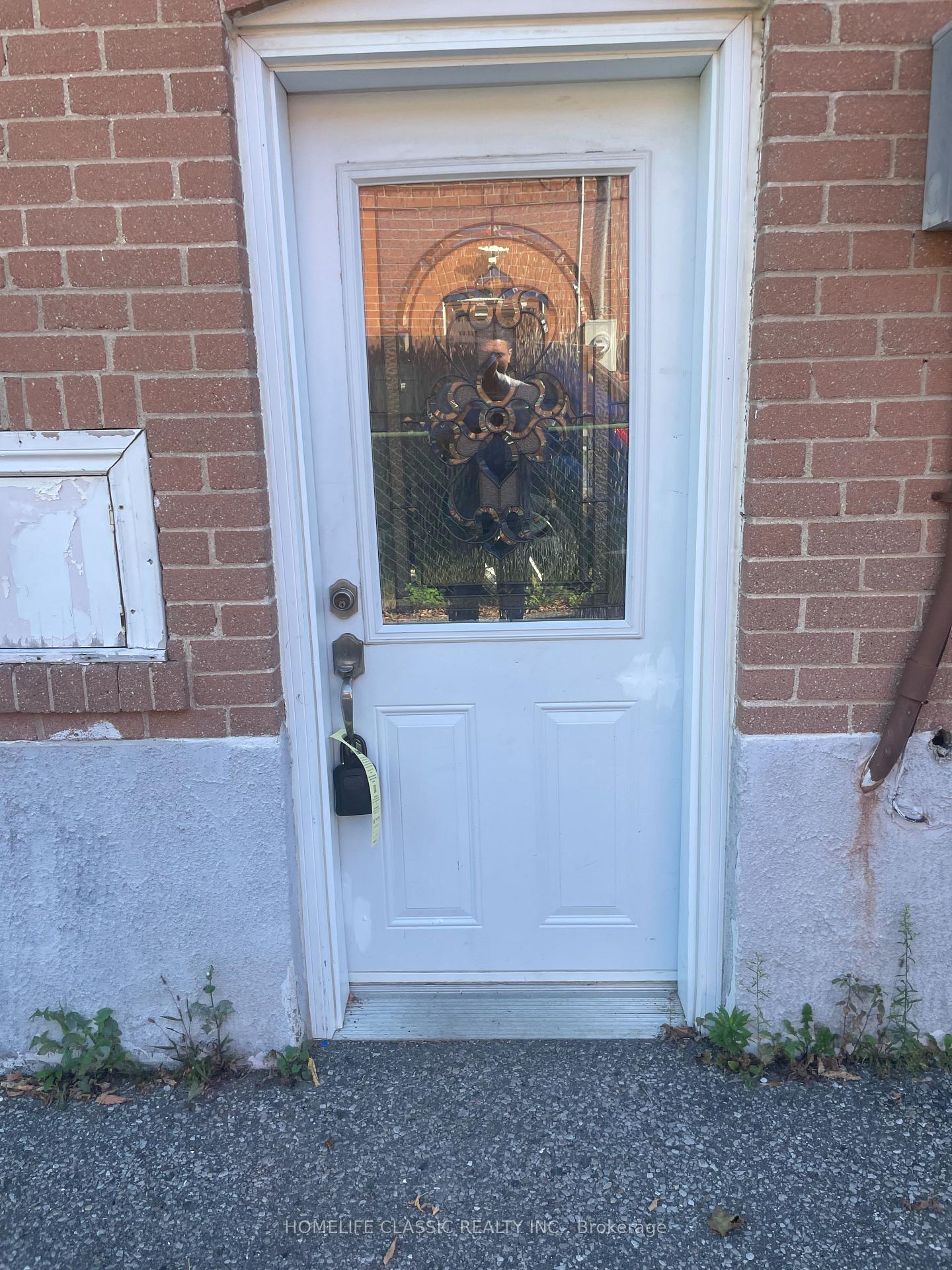 31-madawaska-avenue-toronto-north-york-ontario-c13802570