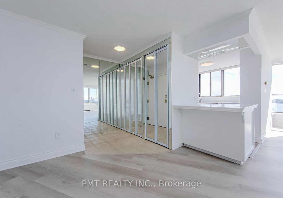 270-queens-quay-w-toronto-toronto-ontario-c13803840