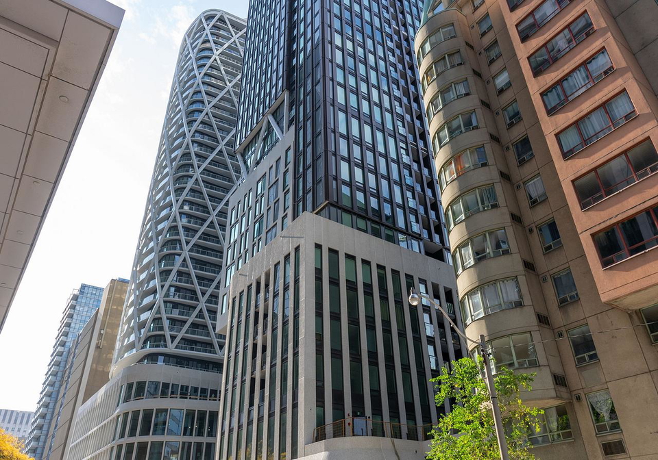 238-simcoe-street-toronto-toronto-ontario-c13804126