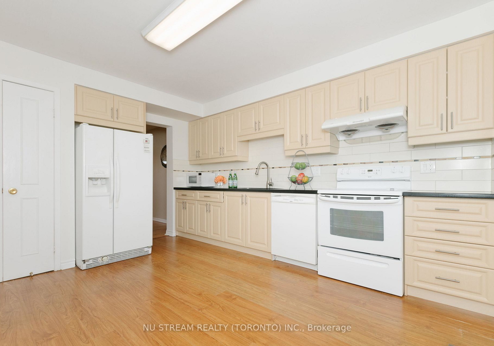 57-gypsy-roseway-toronto-north-york-ontario-c13804370