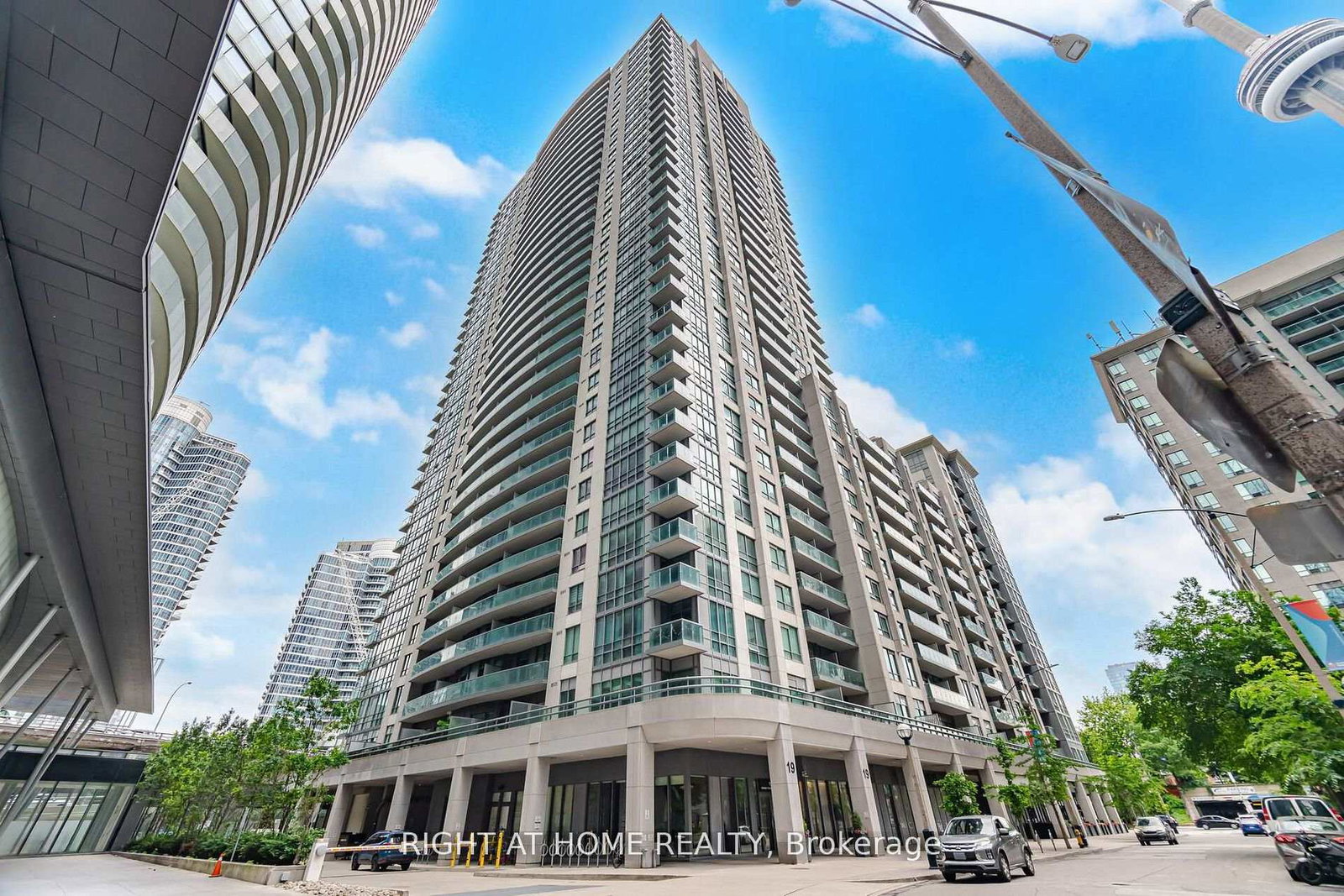 19-grand-trunk-crescent-toronto-toronto-ontario-c13805418