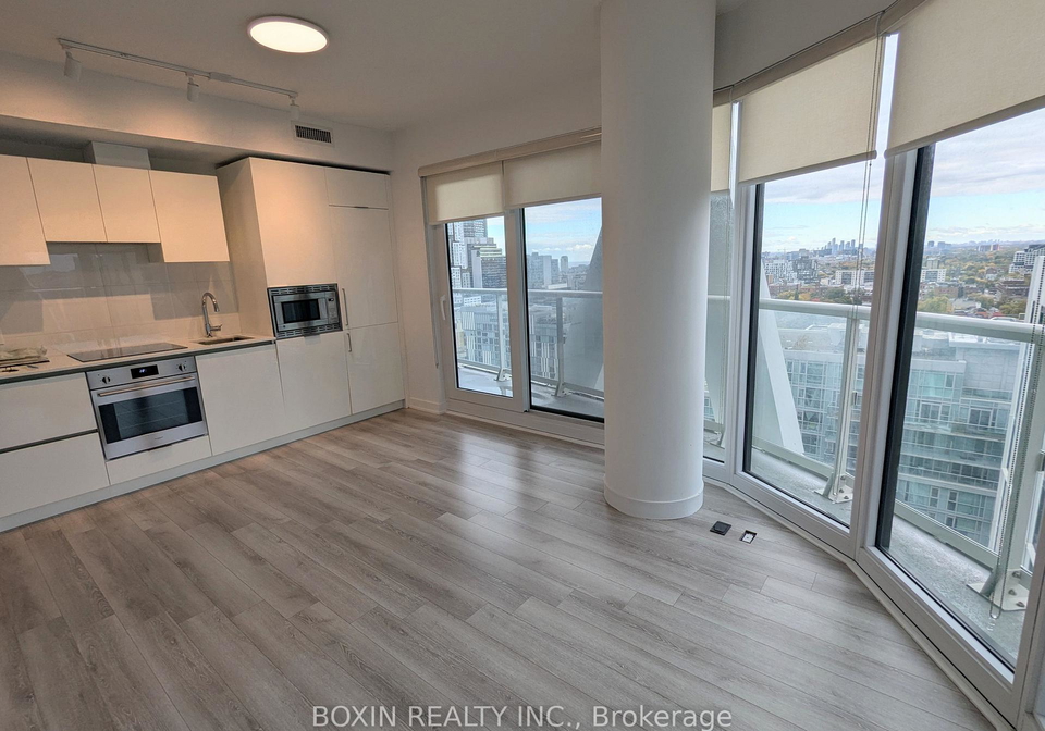 230-simcoe-street-toronto-toronto-ontario-c13805424