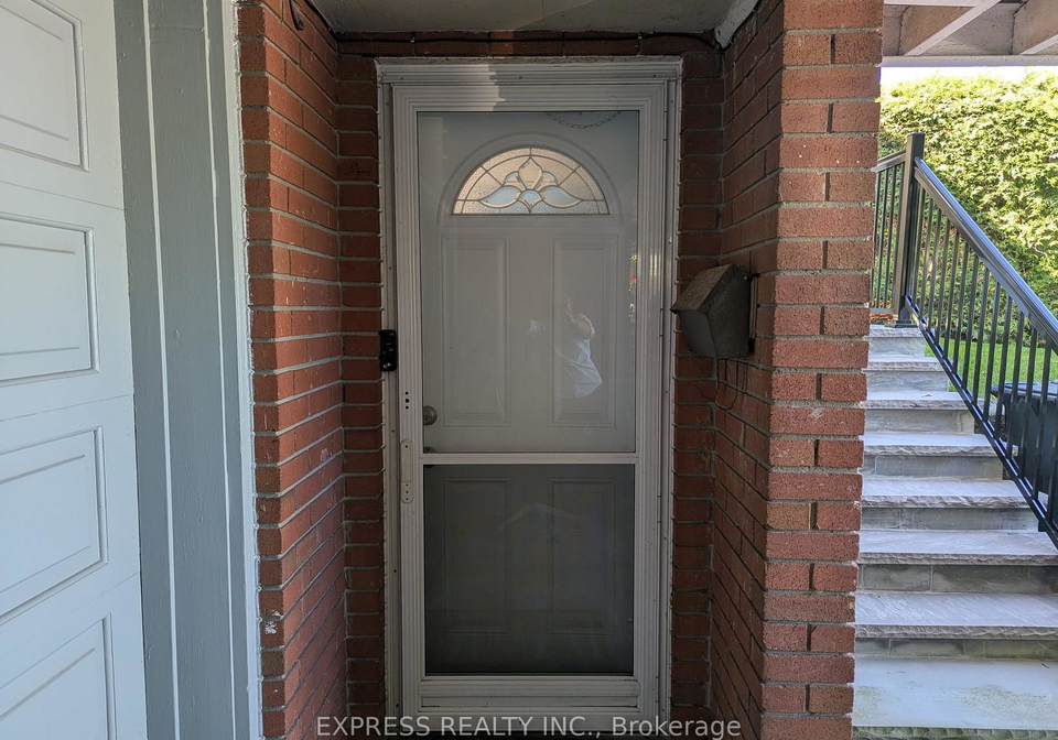 105-faye-drive-toronto-north-york-ontario-c13805948