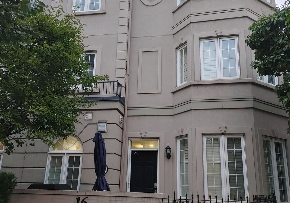 16-humberstone-drive-toronto-north-york-ontario-c13806086