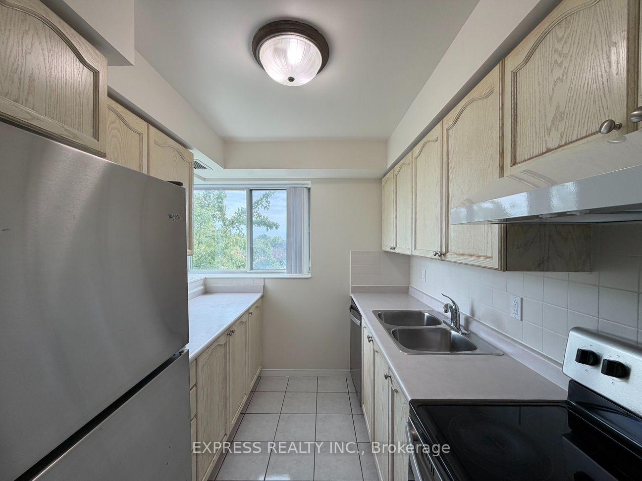 39-pemberton-avenue-toronto-north-york-ontario-c13806126