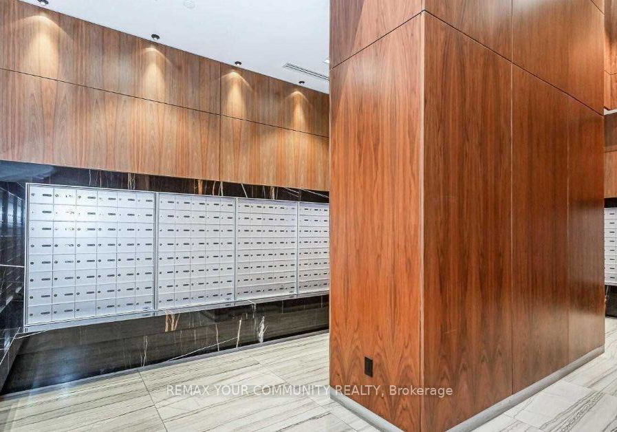 8-eglinton-avenue-e-toronto-toronto-ontario-c13806308