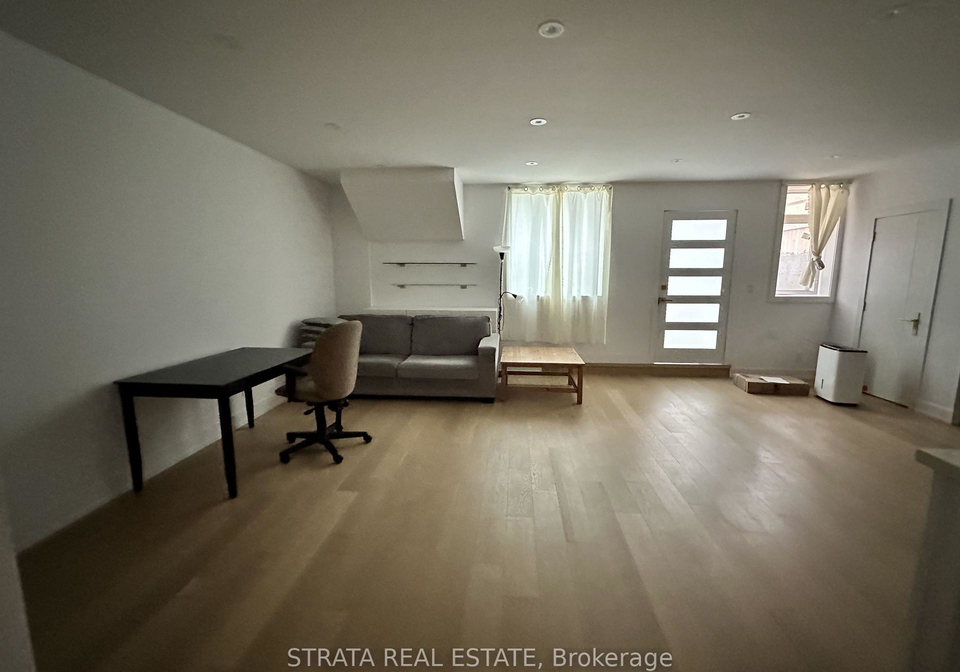 21-irvington-crescent-toronto-north-york-ontario-c13806438