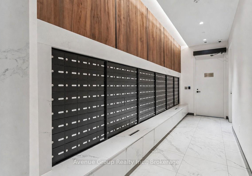 8-tippett-road-toronto-toronto-ontario-c13806892