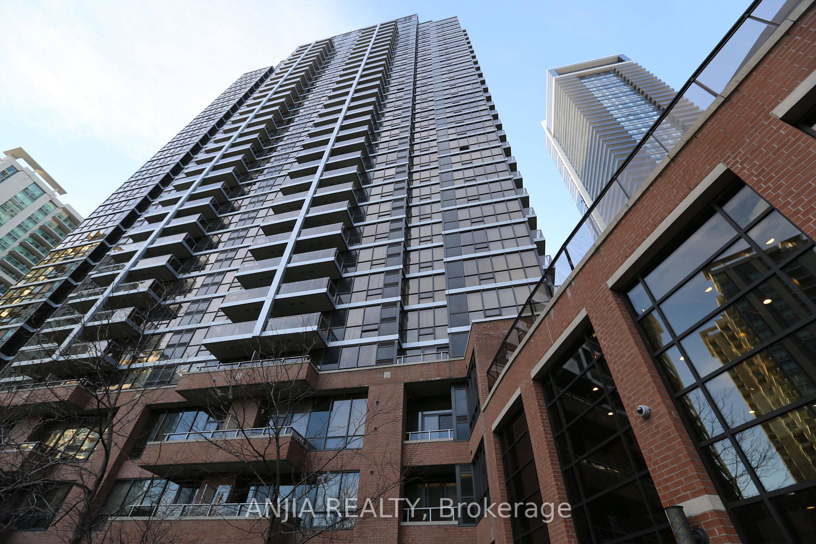 33-sheppard-avenue-e-toronto-north-york-ontario-c13806932