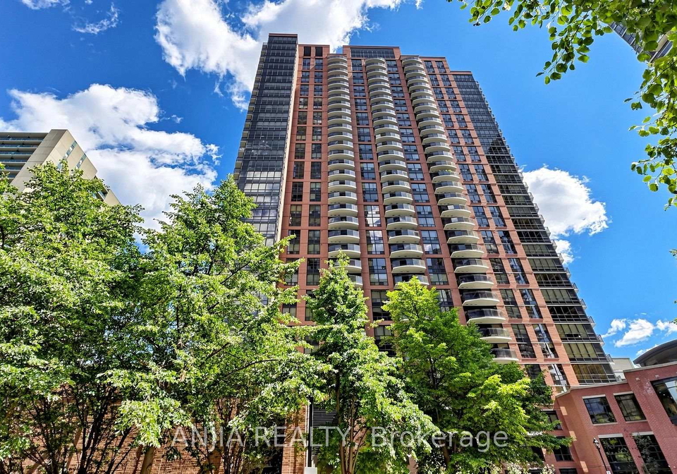 33-sheppard-avenue-toronto-north-york-ontario-c13806954