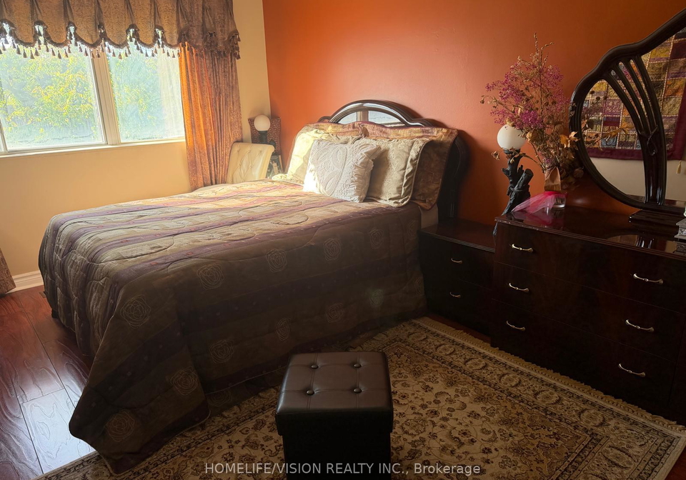 6-laurie-shepway-toronto-north-york-ontario-c13807194